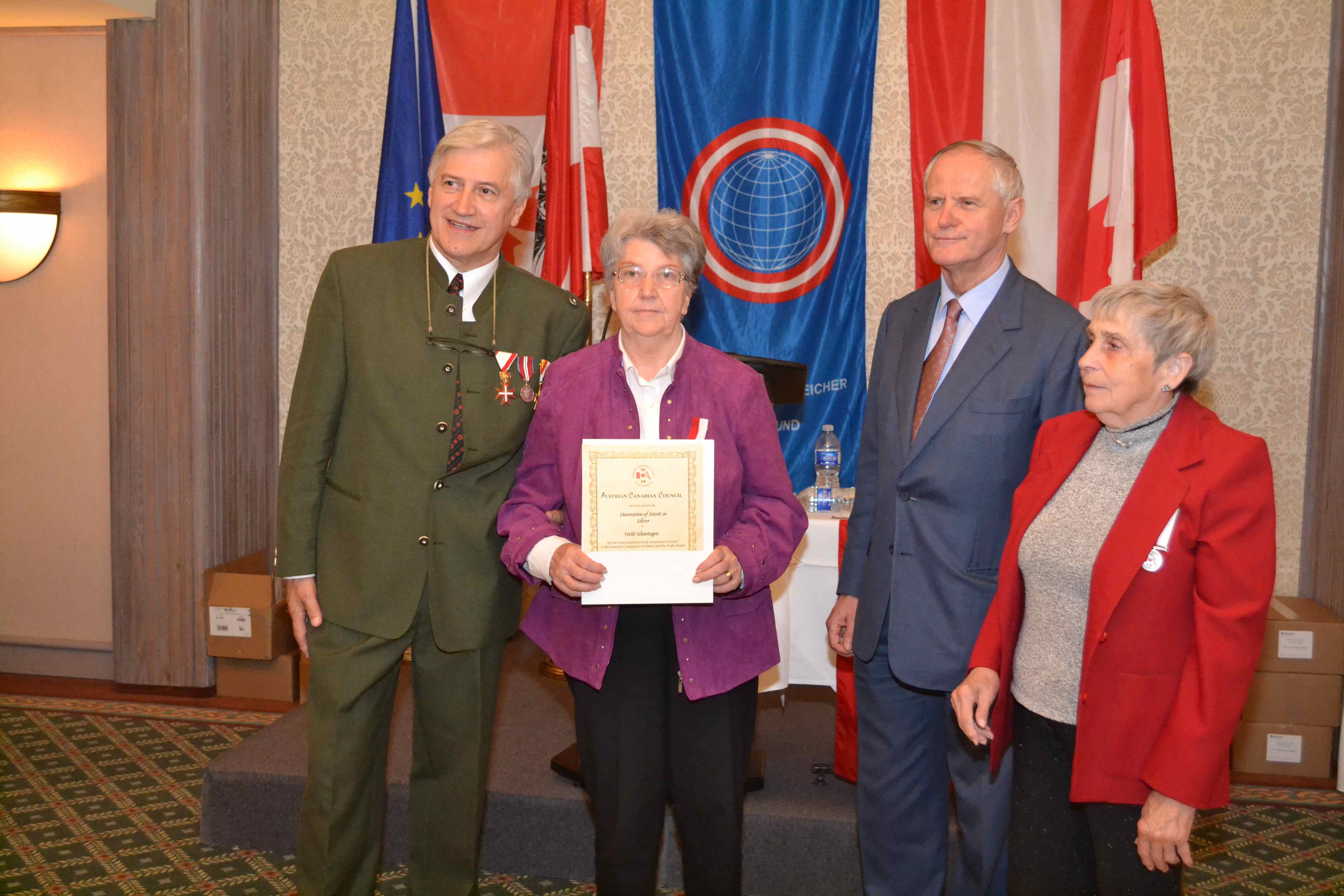 Awarding ACC Medal in Silver to Heidi Schaettgen